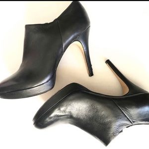 Vince Camuto Elvin Bootie in Black Nappa size 8M